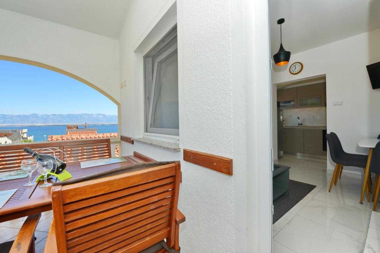 Laura Apartment